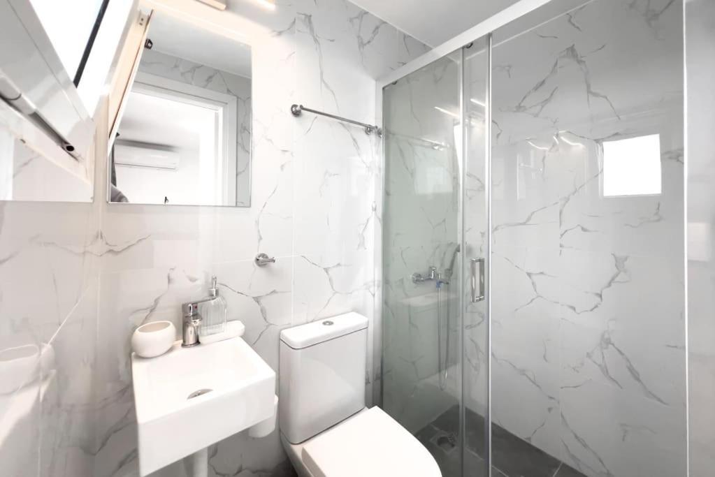 Spacious Penthouse Near Downtown Atenas Exterior foto
